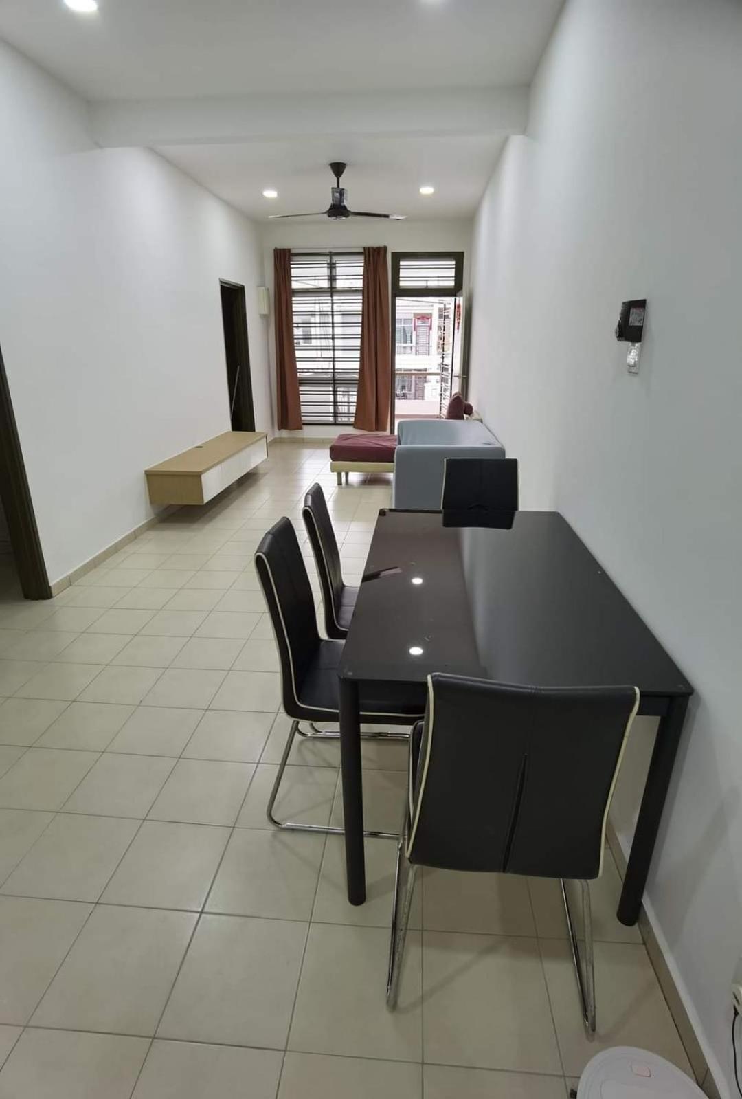 Infinity Homestay Bandar Cemerlang อูลูติรัม ภายนอก รูปภาพ